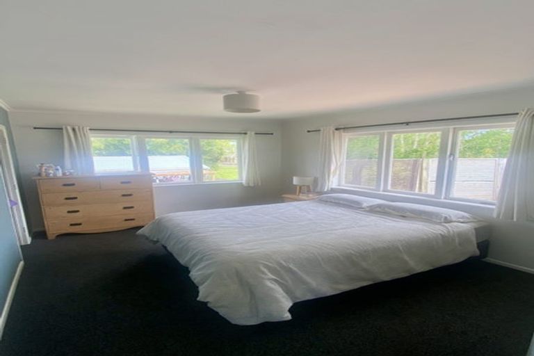 Photo of property in 73a Awaroa Road, Helensville, 0800