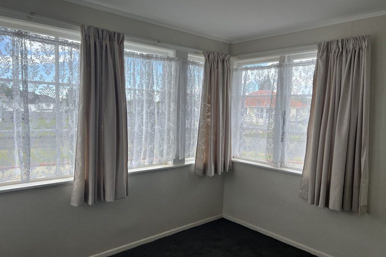 Photo of property in 13 Goldsmith Crescent, Levin, 5510