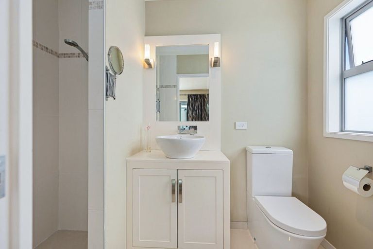 Photo of property in 15 Lennon Way, Papamoa Beach, Papamoa, 3118