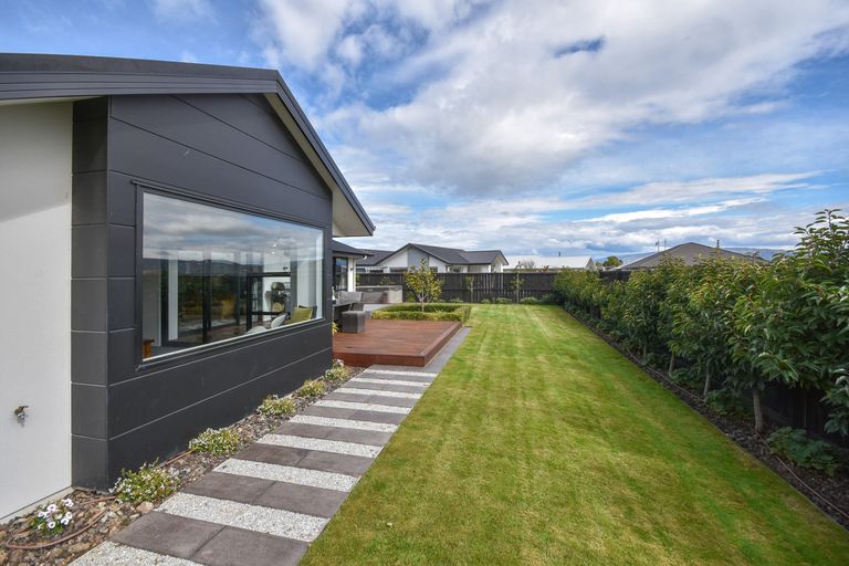 Photo of property in 10 Kinloch Place, Mosgiel, 9024