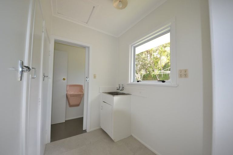 Photo of property in 27 Chivalry Road, Glenfield, Auckland, 0629