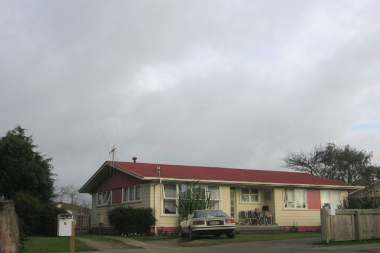 Photo of property in 5 Charwell Place, Highbury, Palmerston North, 4412