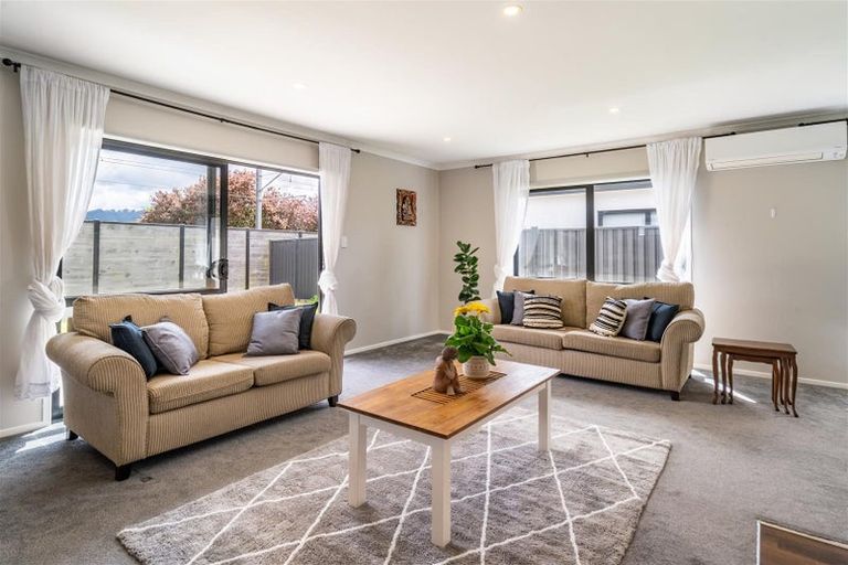 Photo of property in 36 Te Kaeaea Crescent, Wallaceville, Upper Hutt, 5018