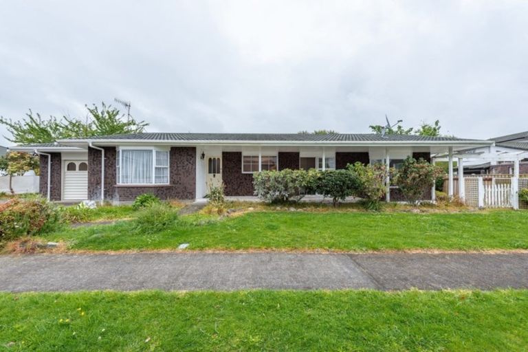 Photo of property in 68 Highbury Drive, Levin, 5510