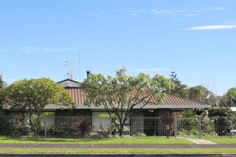 Photo of property in 77 Esmeralda Street, Welcome Bay, Tauranga, 3112