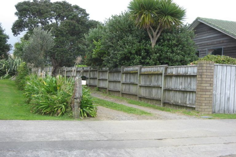 Photo of property in 30 Messenger Terrace, Oakura, 4314