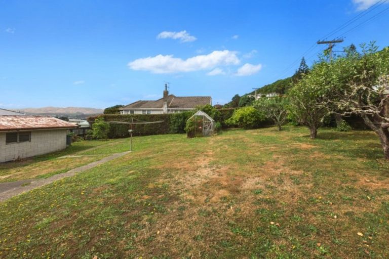 Photo of property in 5 Waiho Terrace, Elsdon, Porirua, 5022
