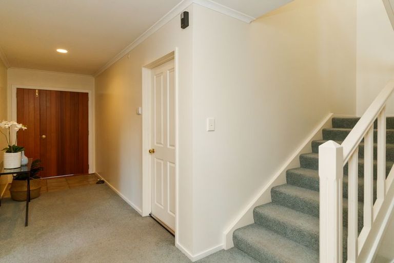 Photo of property in 14 Balcairn Place, Terrace End, Palmerston North, 4410