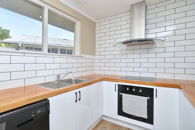 Photo of property in 42 Arran Crescent, Woolston, Christchurch, 8062