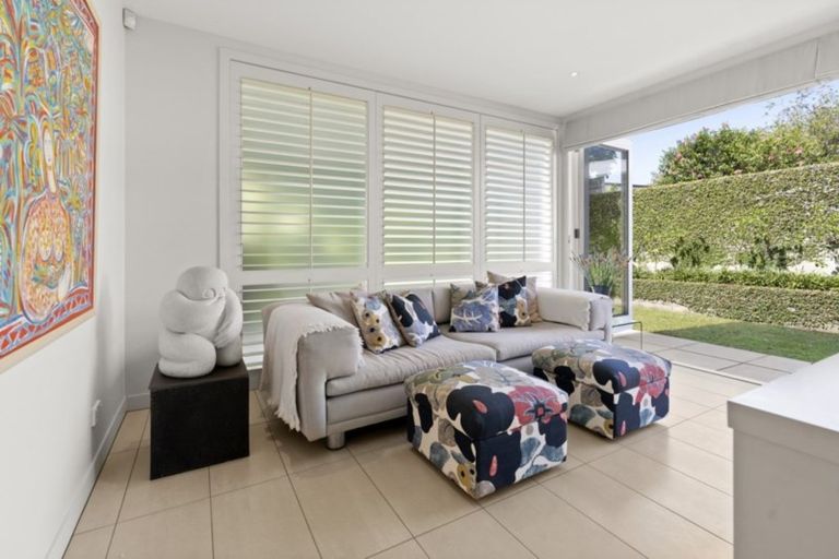 Photo of property in 5f Church Street, Devonport, Auckland, 0624