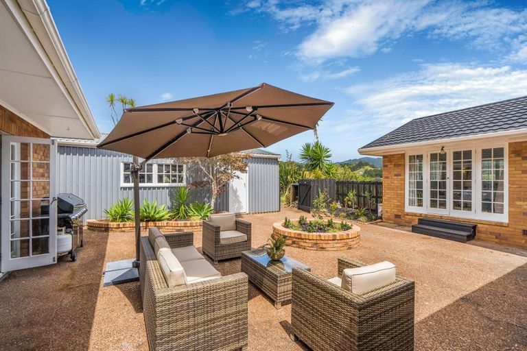 Photo of property in 18 Gum Road, Henderson Valley, Auckland, 0612