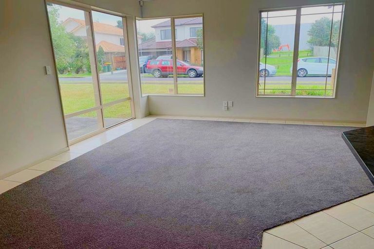 Photo of property in 41 Speyside Crescent, Flat Bush, Auckland, 2016