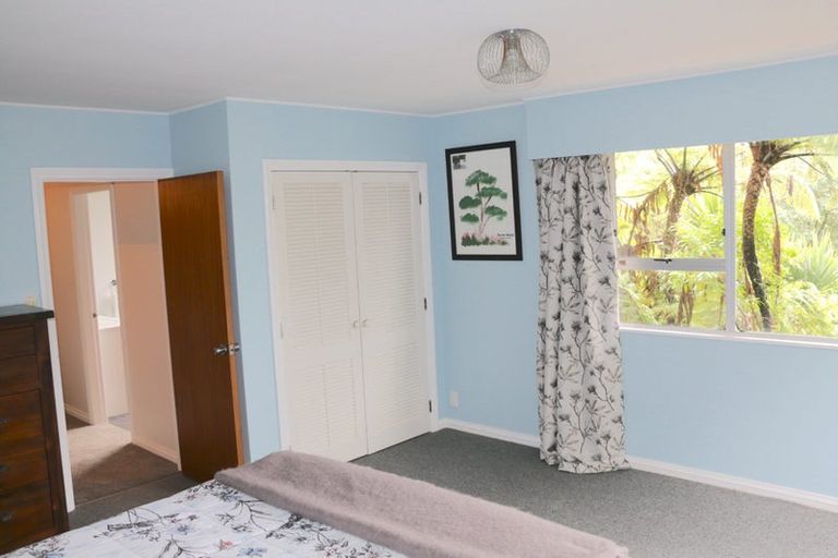Photo of property in 3 Ardal Grove, Tirohanga, Lower Hutt, 5010