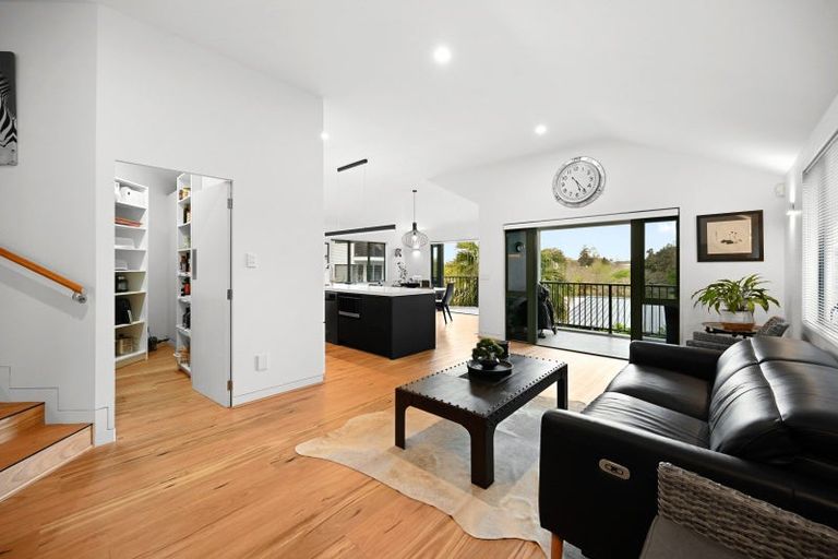 Photo of property in 2 Minchin Crescent, St Andrews, Hamilton, 3200