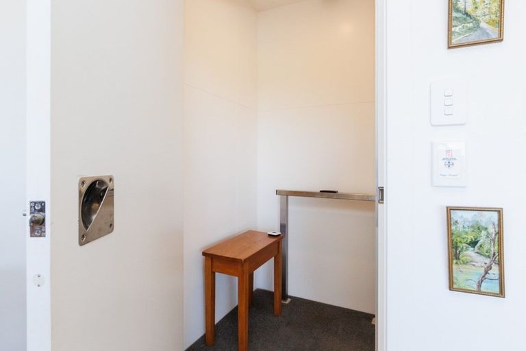 Photo of property in 121 Cashmere Drive, Fitzherbert, Palmerston North, 4410