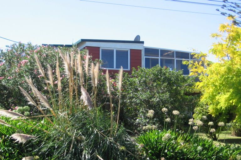 Photo of property in 2/467 Beach Road, Murrays Bay, Auckland, 0630