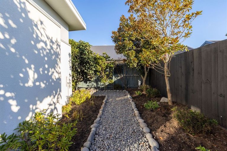 Photo of property in 11 Linkwater Way, Parklands, Christchurch, 8083
