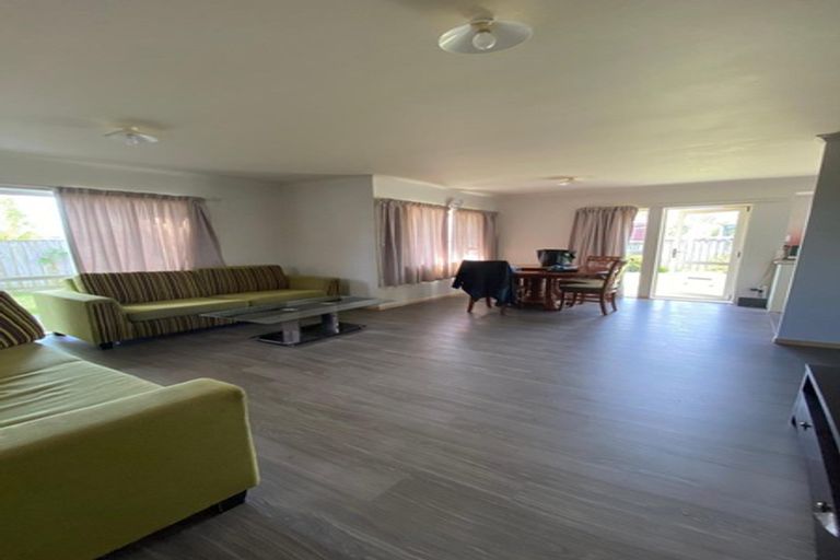 Photo of property in 14 Portrush Lane, Takanini, 2112