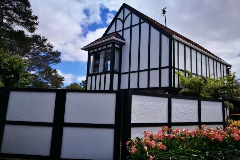 Photo of property in 3/15 Swanson Road, Henderson, Auckland, 0610