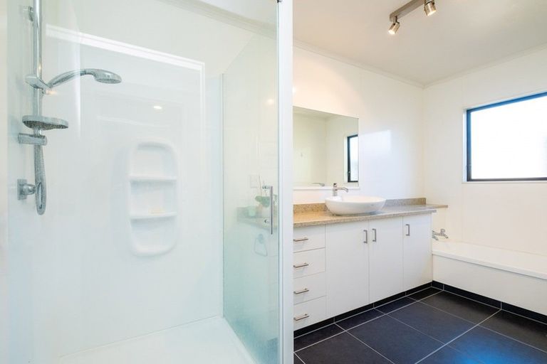 Photo of property in 11 Legorne Lane, Havelock North, 4130