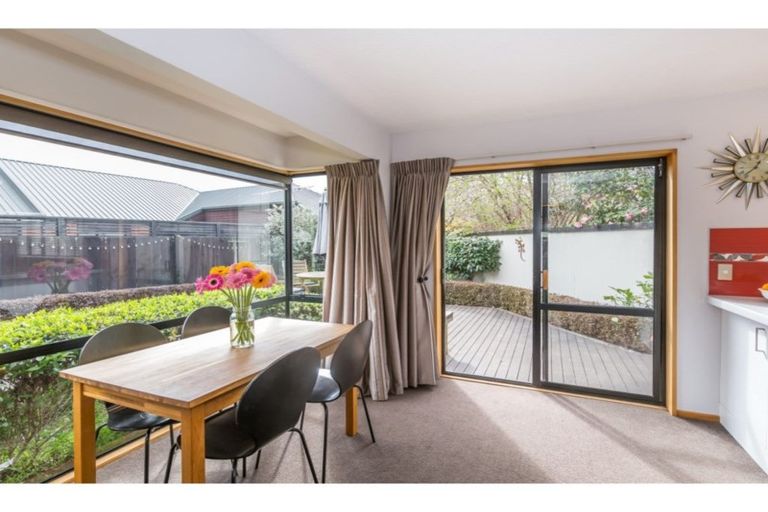 Photo of property in 2/8 Herbs Place, Cashmere, Christchurch, 8022