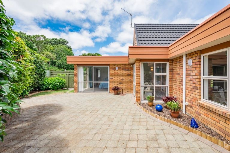 Photo of property in 43 Ngarara Road, Waikanae, 5036