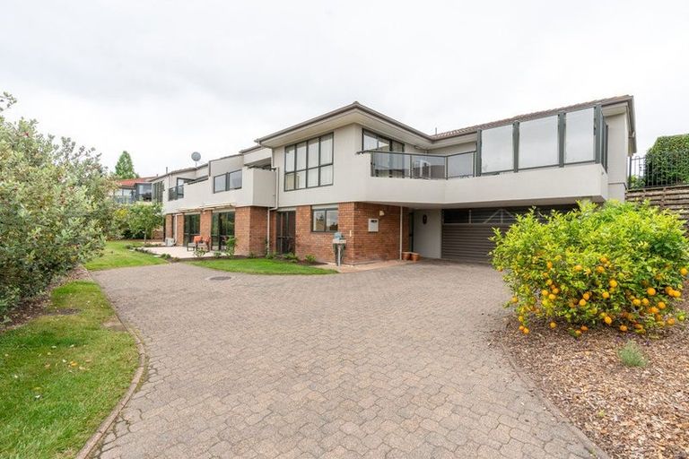 Photo of property in 61 Grosvenor Gardens, Flagstaff, Hamilton, 3210