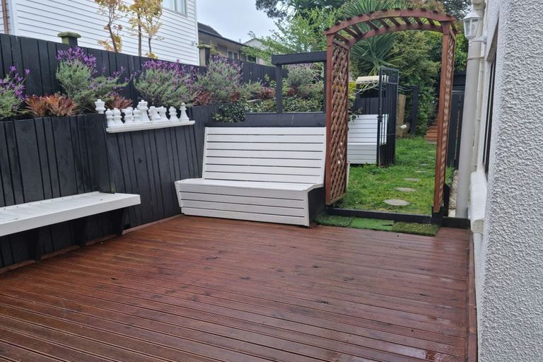 Photo of property in 1/36 Seaview Road, Castor Bay, Auckland, 0620