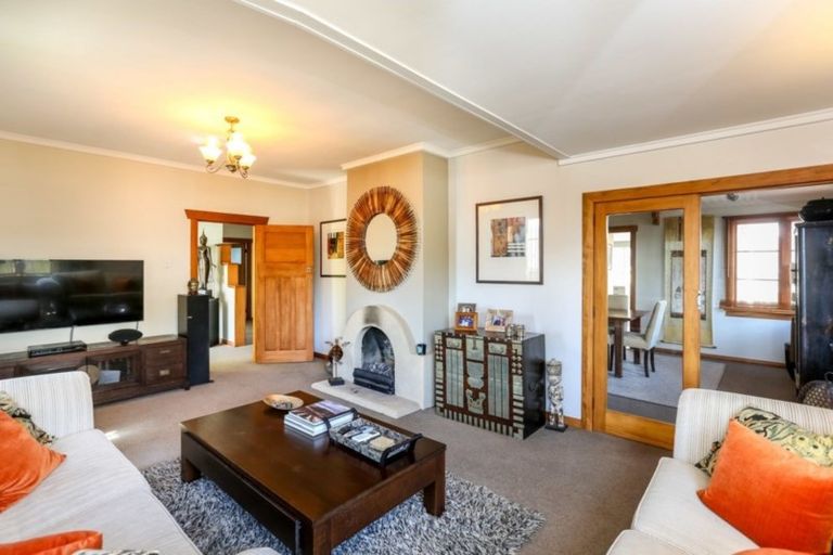 Photo of property in 180 Brooklands Road, Vogeltown, New Plymouth, 4310