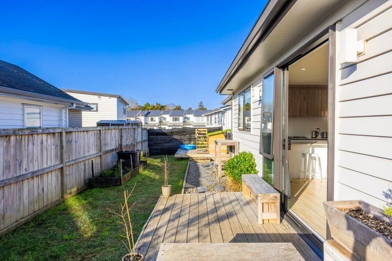 Photo of property in 8 Ahorangi Road, Silverdale, 0932