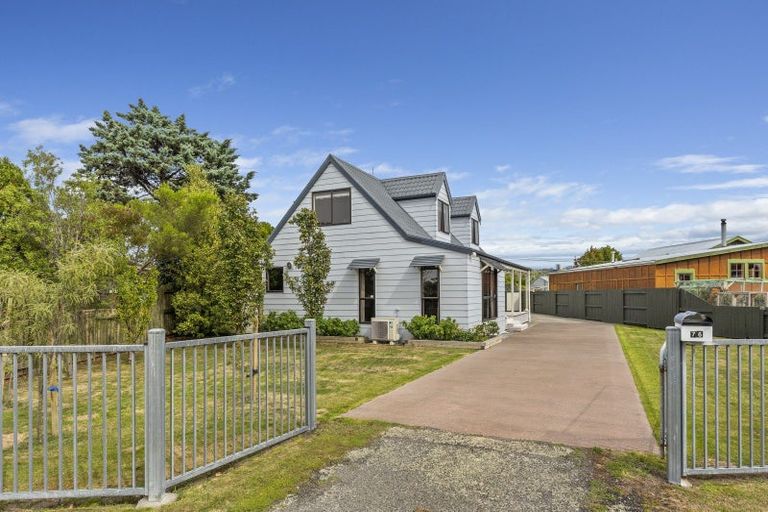 Photo of property in 76 Grace Street, Sanson, 4817