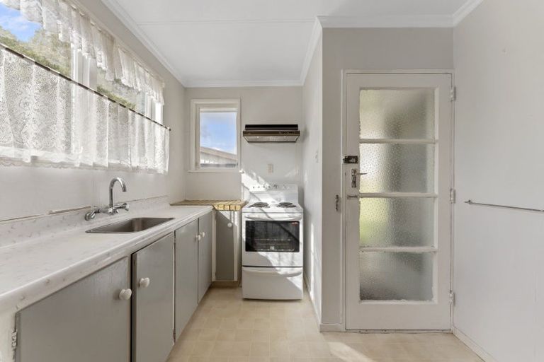 Photo of property in 12 Pinedale Parade, Milson, Palmerston North, 4414