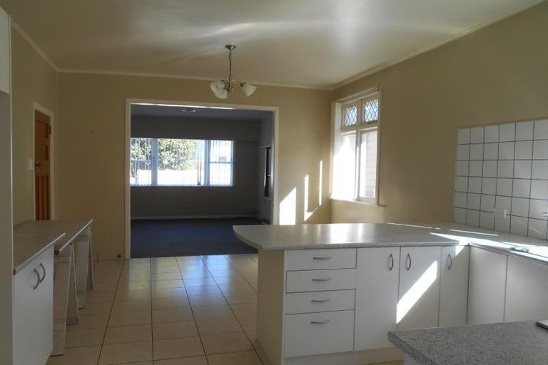 Photo of property in 97 Endeavour Street, Lyall Bay, Wellington, 6022