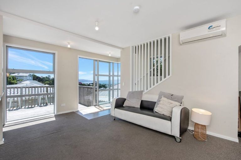 Photo of property in 18 Norna Crescent, Kelburn, Wellington, 6012