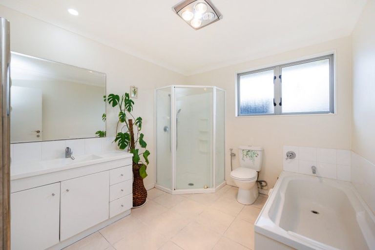 Photo of property in 651a Featherston Street, Roslyn, Palmerston North, 4414
