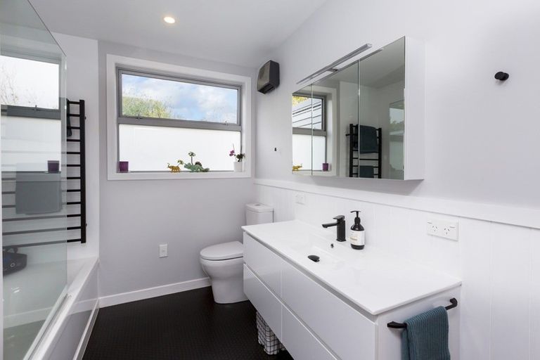 Photo of property in 2 Hobbit Lane, Pinehaven, Upper Hutt, 5371