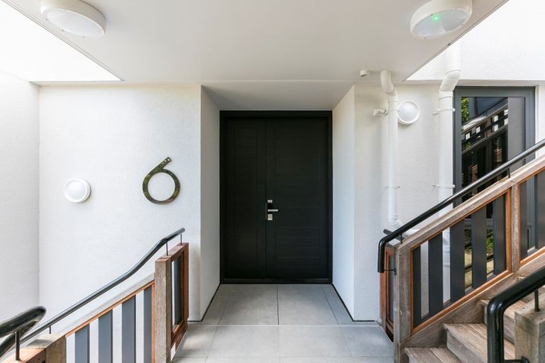 Photo of property in 6/308 Oriental Parade, Oriental Bay, Wellington, 6011