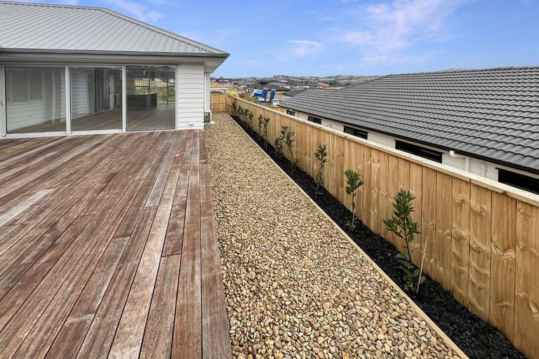 Photo of property in 14 Viv Green Place, Pokeno, 2402