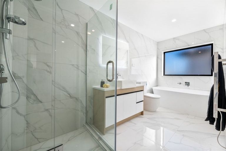 Photo of property in 4 Puruatanga Drive, Flat Bush, Auckland, 2019