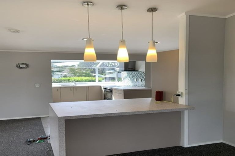 Photo of property in 1/33 Woodstock Road, Forrest Hill, Auckland, 0620
