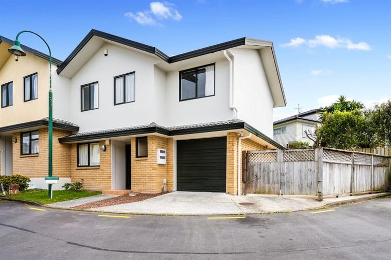 Photo of property in 1/2 Arawa Street, New Lynn, Auckland, 0600