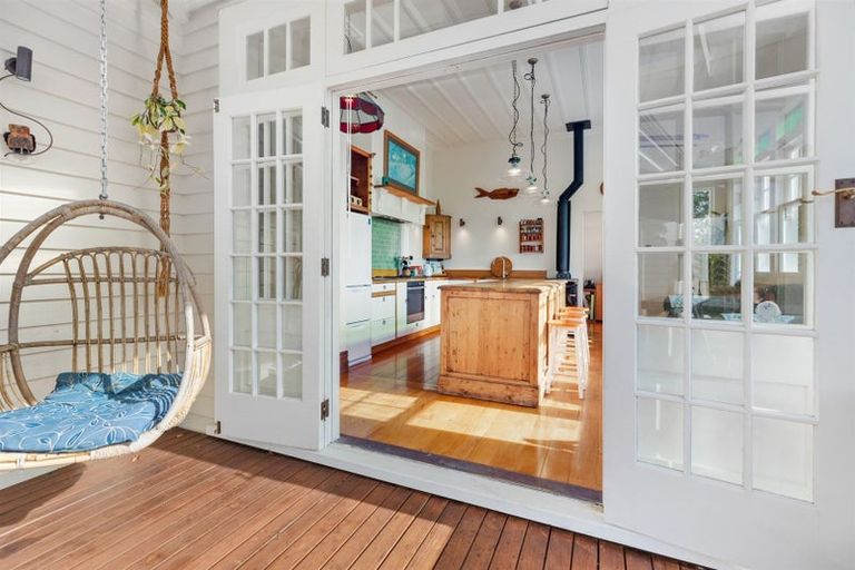 Photo of property in 184c Waikite Road, Welcome Bay, Tauranga, 3175