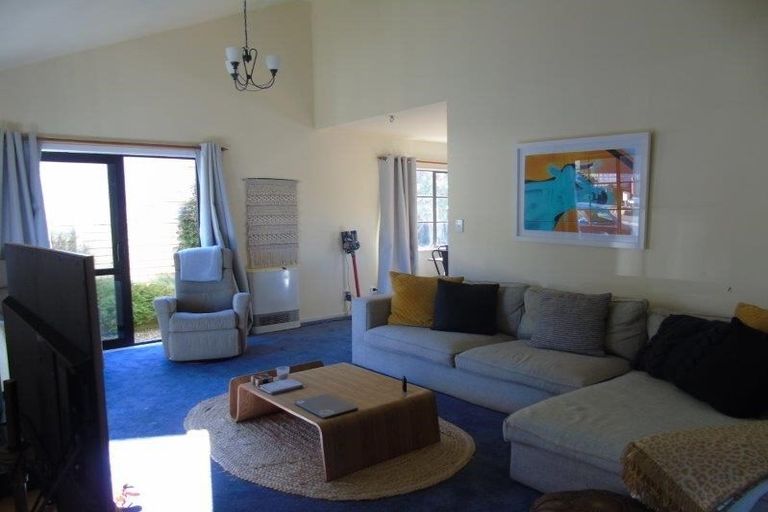 Photo of property in 48 Percy Dyett Drive, Karori, Wellington, 6012