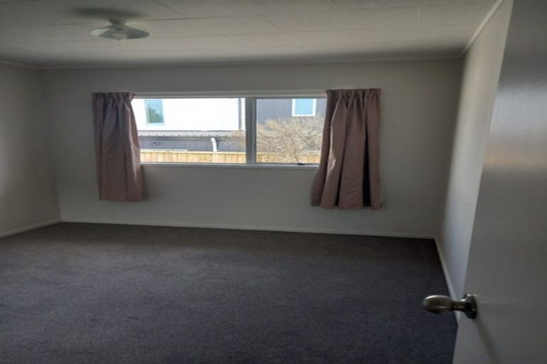 Photo of property in 6 Balwyn Place, Clendon Park, Auckland, 2103