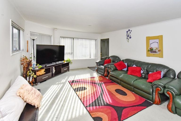Photo of property in 3/13 Russell Road, Manurewa, Auckland, 2102