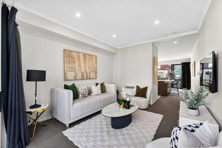 Photo of property in 5 William Stratton Lane, Hobsonville, Auckland, 0616