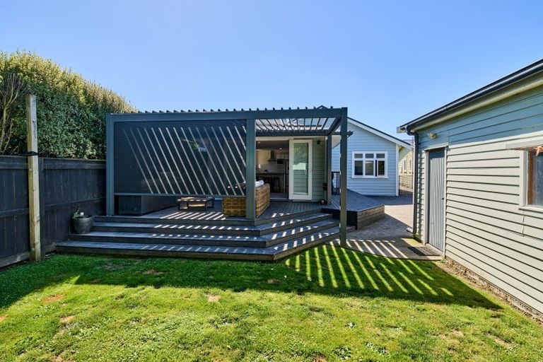 Photo of property in 22 Central Terrace, Alicetown, Lower Hutt, 5010