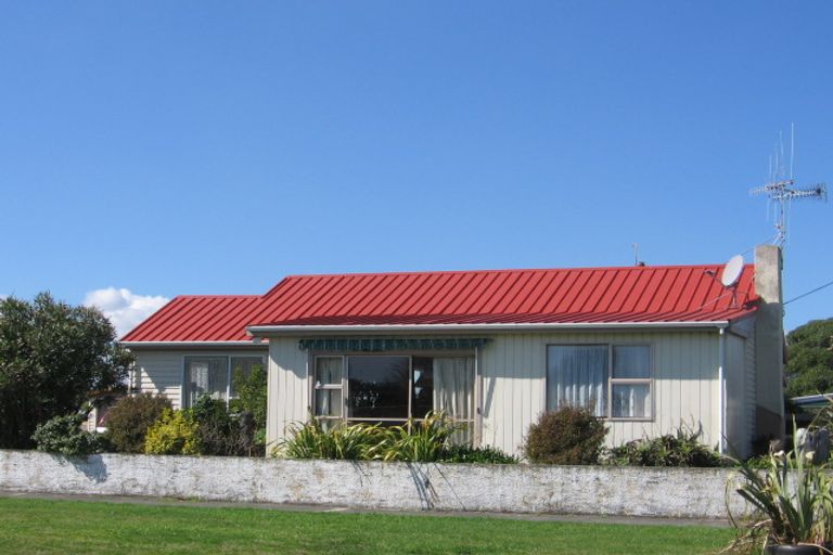 Photo of property in 2 Easton Street, Foxton, 4814