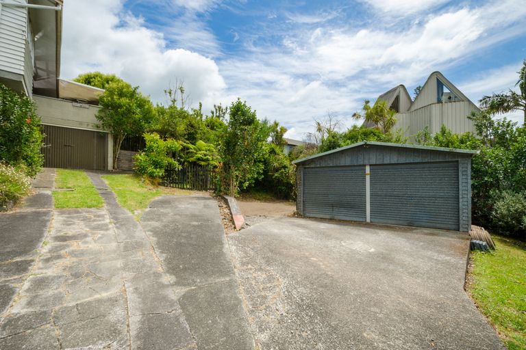 Photo of property in 50 Hebron Road, Waiake, Auckland, 0630