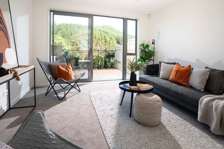 Photo of property in 84 Ara Paiwhenua, Tawa, Wellington, 5028